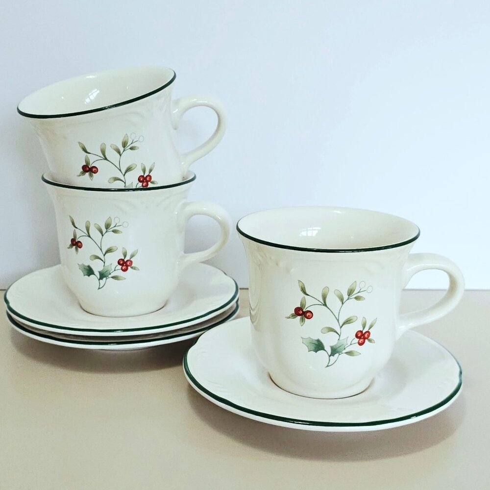 Pfaltzgraff Winterberry Cup and Saucer 3sets Christmas holiday 8oz stoneware